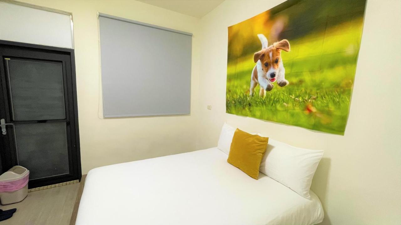 Fengjia 08 Home Taichung Exterior photo