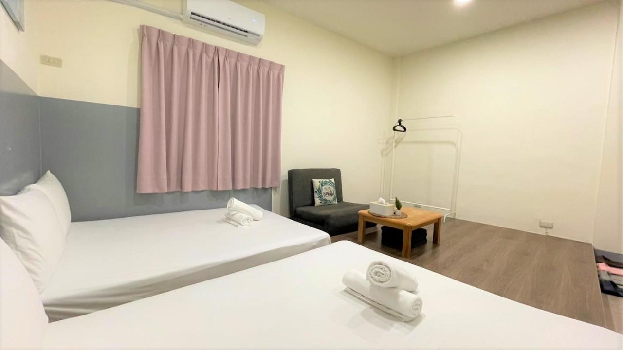 Fengjia 08 Home Taichung Exterior photo